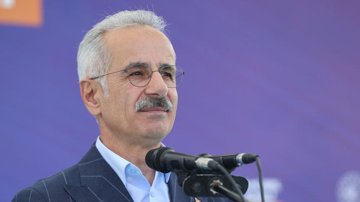Bakan Uraloğlu: Havalimanlarının yolcu kapasitesini 55 milyondan 397,4 milyonun üzerine çıkardık